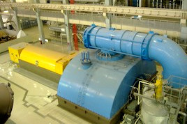 Паровая турбина (photo by User:妖精書士 / Public domain / commons.wikimedia.org)